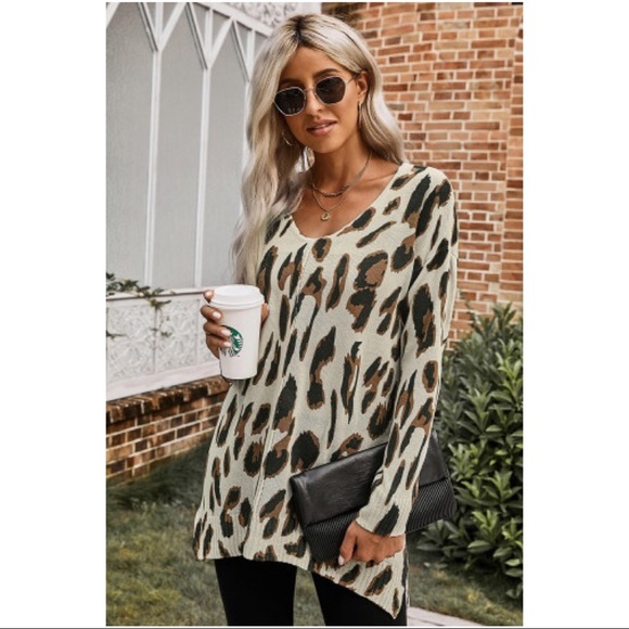 Oversized Leopard Print Light Sweater - Picture 2 of 4